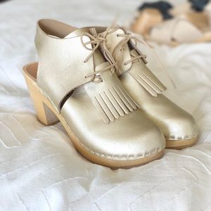 Gold Bryr Clogs, size 8, minimally worn